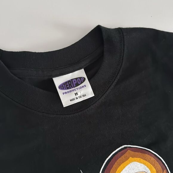 Póster pop Men's Black Graphic Tee with Bold Design EUC - Picture 5 of 5